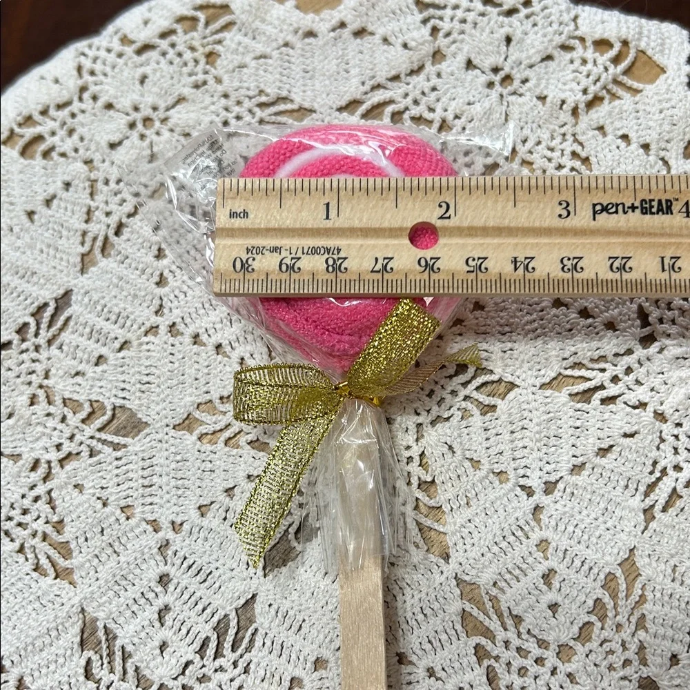 Sassy + Chic Pink Lollipop Towel NWT Sealed